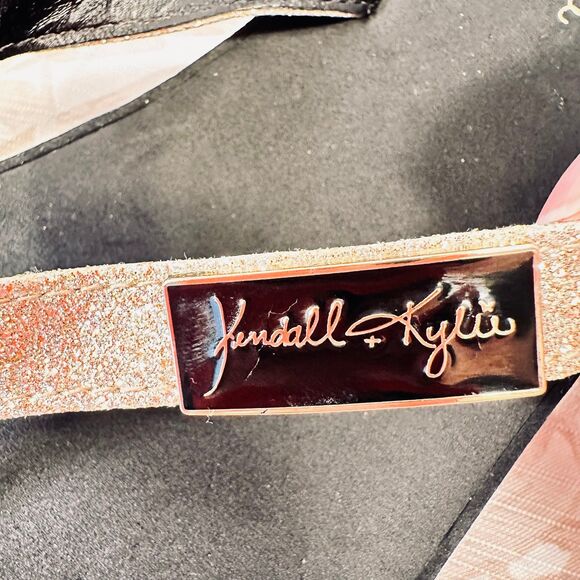 Kendall and Kylie Sandals - Picture 2 of 10